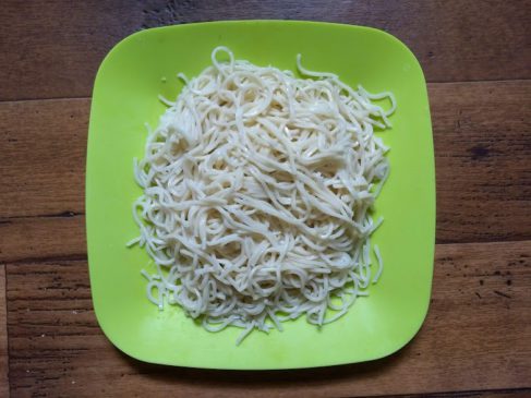 How to make delicious Veg hakka noddles