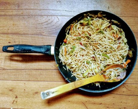 How to make delicious Veg hakka noddles