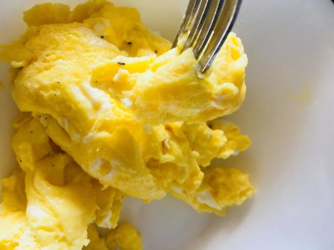 fluffy scrambled eggs