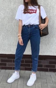 Style| Wardrobe Essentials for College Girls