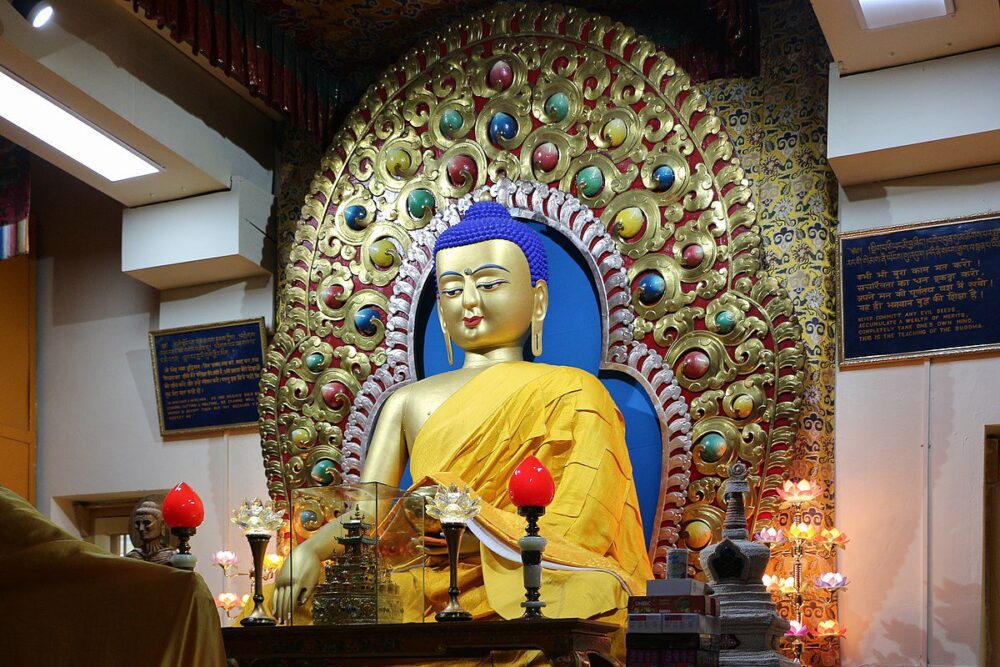 1200px Statue of the Buddha in Namgyal Monastery